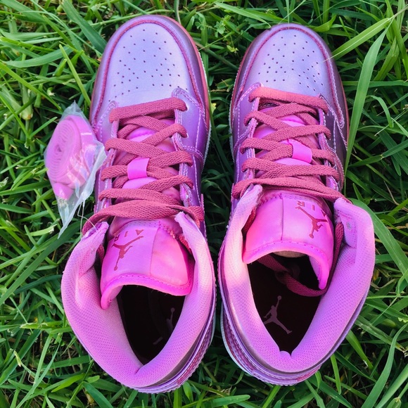 AIR JORDAN 1 MID “PINK RISE” - Picture 5 of 8